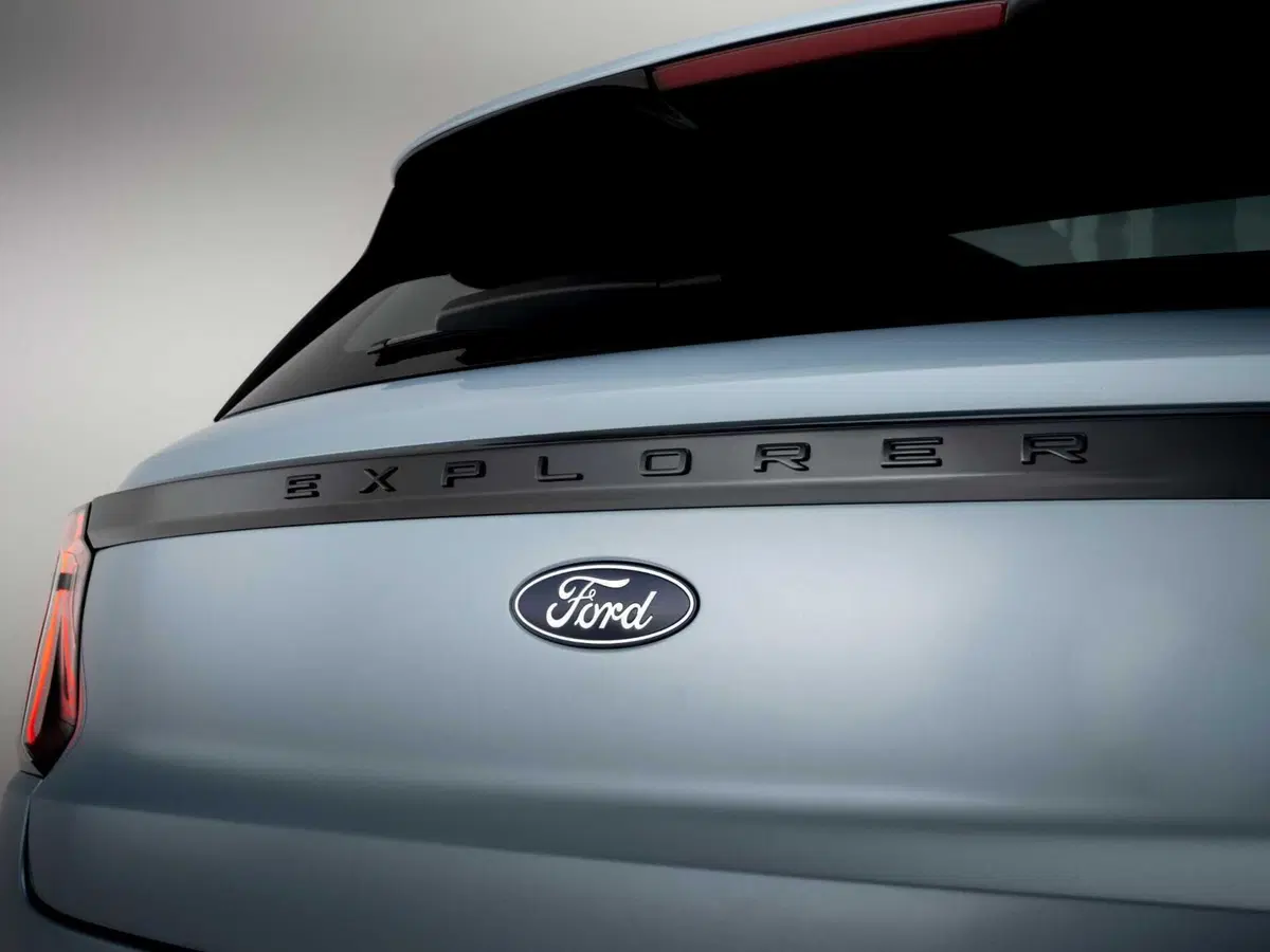 Ford Explorer: tutti i dettagli della nuova suv a batterie fatta in Europa (24)