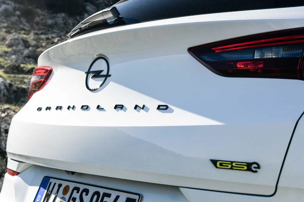 Opel Grandland GSe (6)