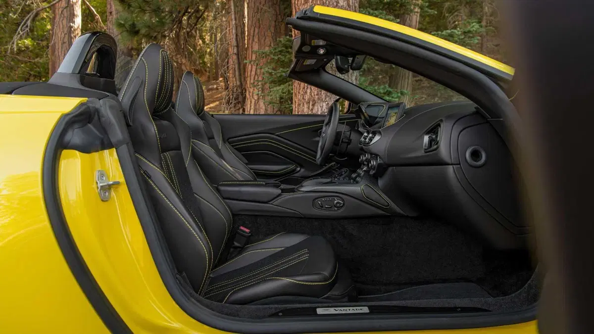 Aston Martin Vantage Vantage Roadster (10)