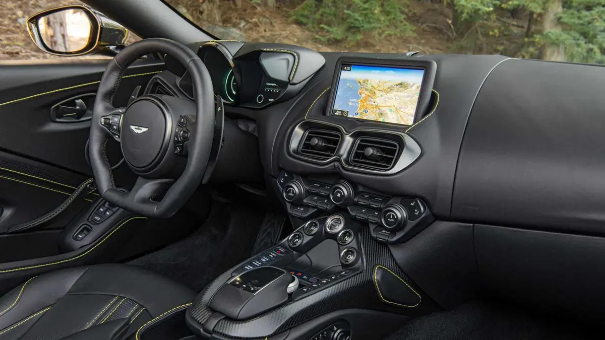 Aston Martin Vantage Vantage Roadster (7)