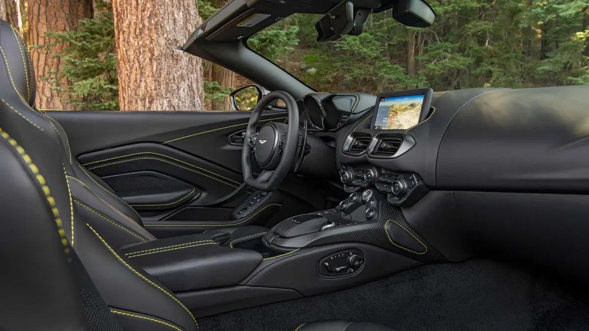 Aston Martin Vantage Vantage Roadster (8)