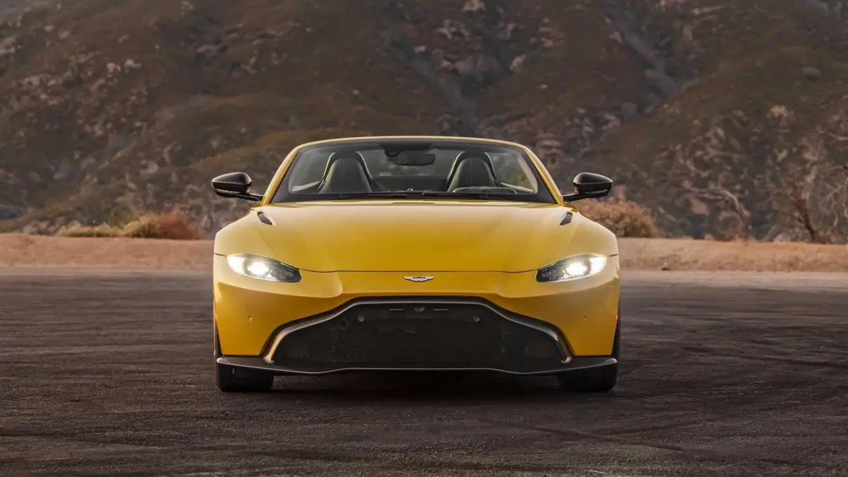 Aston Martin Vantage Vantage Roadster (4)