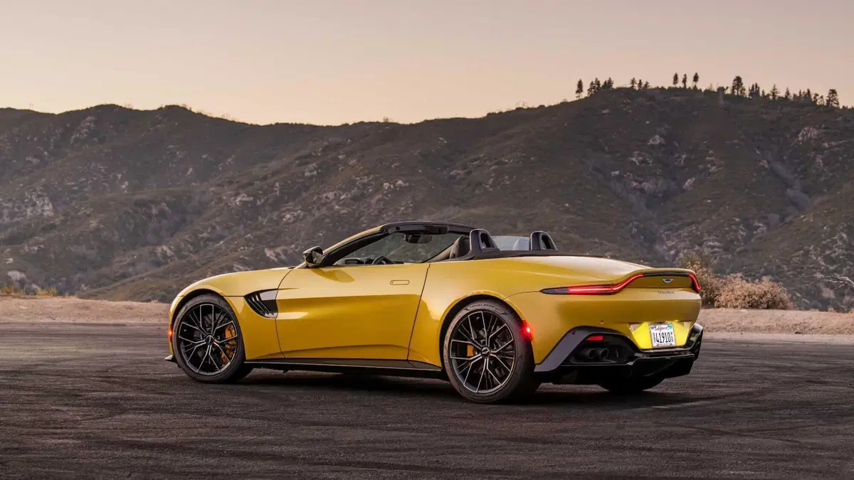 Aston Martin Vantage Vantage Roadster (3)