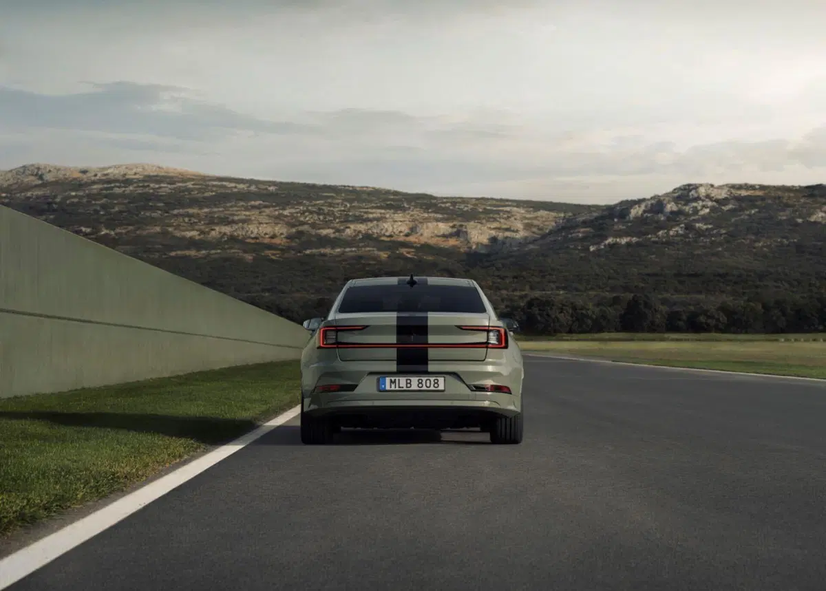 Polestar BST Edition 230, ora è ancora più sportiva (16)