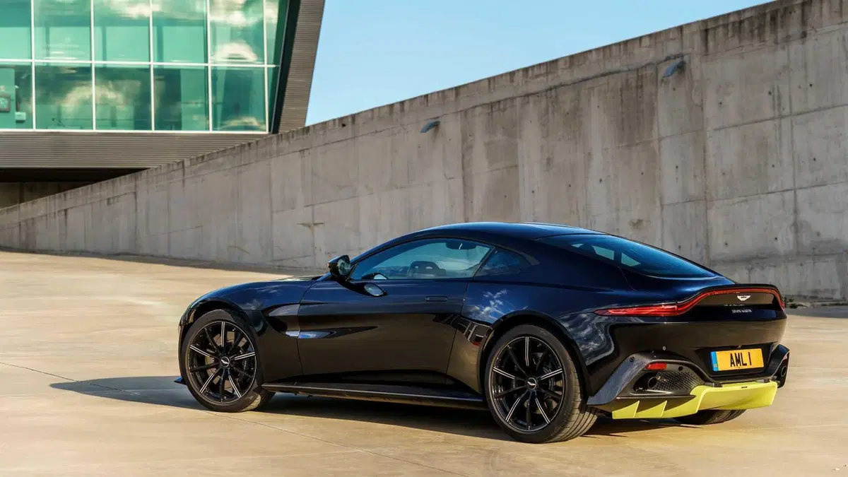 Aston Martin Vantage Vantage Coupé Manual (6)