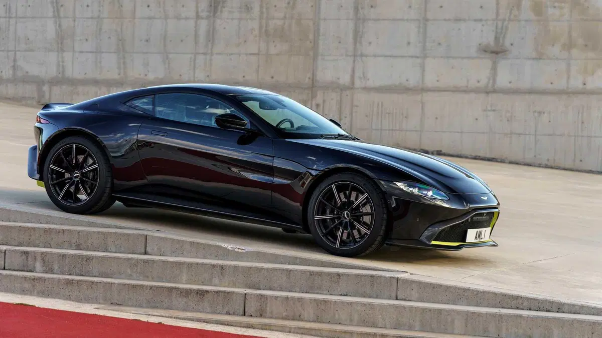 Aston Martin Vantage Vantage Coupé Manual (3)