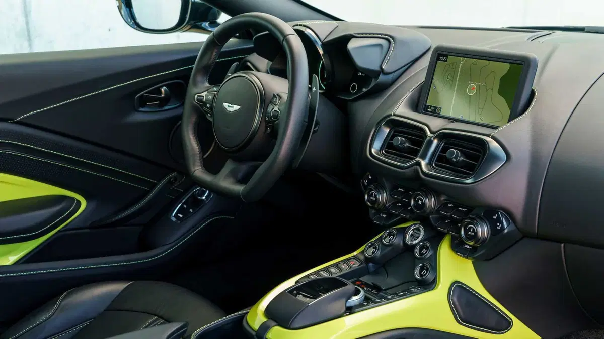 Aston Martin Vantage Vantage Coupé Manual (11)