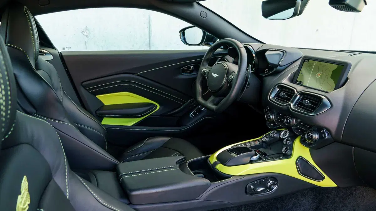 Aston Martin Vantage Vantage Coupé Manual (9)