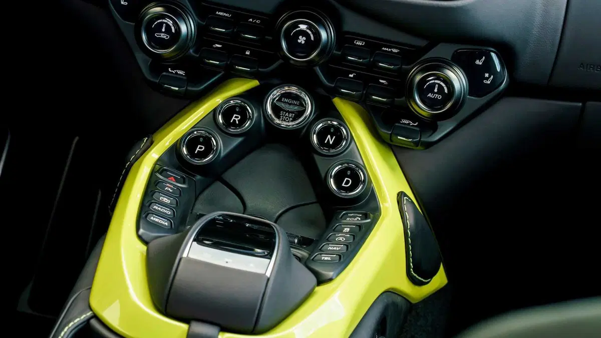 Aston Martin Vantage Vantage Coupé Manual (16)
