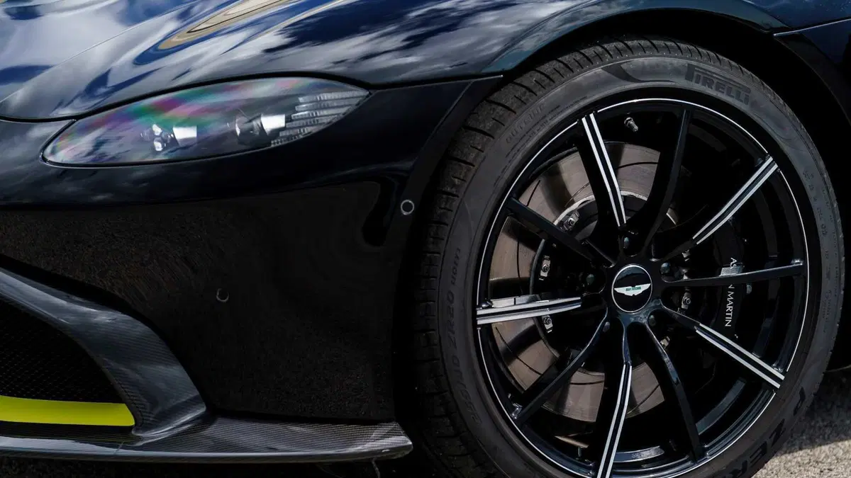 Aston Martin Vantage Vantage Coupé Manual (12)