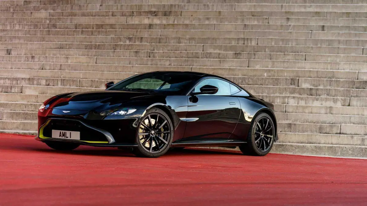 Aston Martin Vantage Vantage Coupé Manual (2)