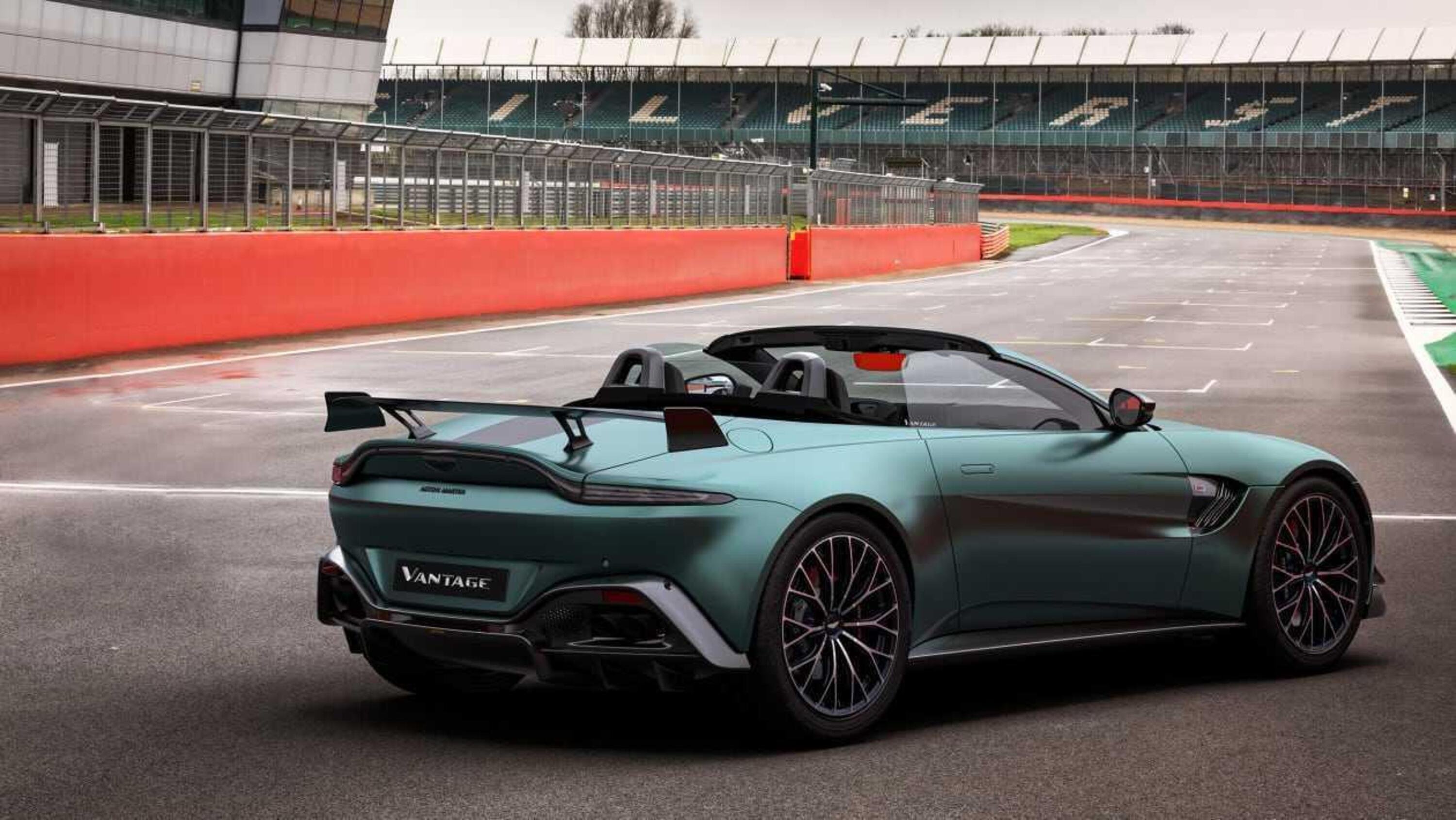 Aston Martin Vantage Vantage F1 Edition Roadster