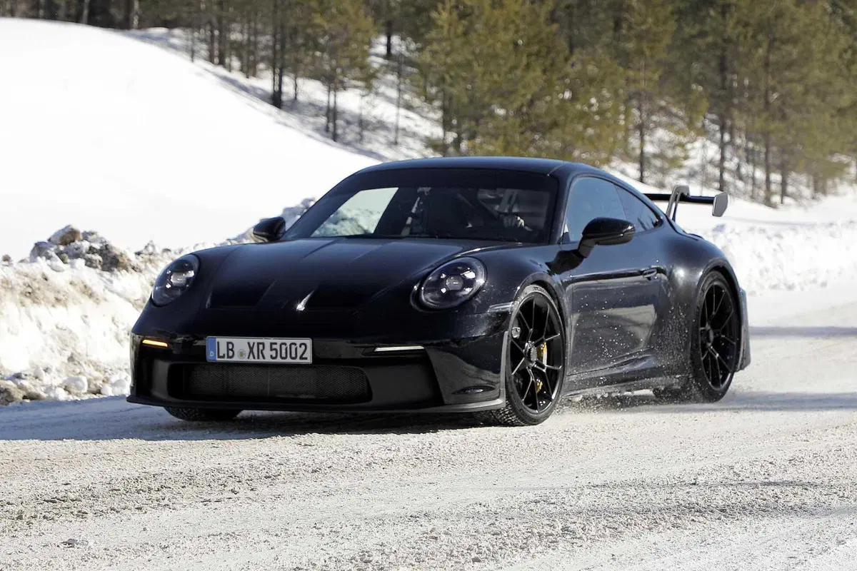 Porsche 911 GT3 e GT3 Touring, ecco il nuovo Facelift [Foto Spia] (3)