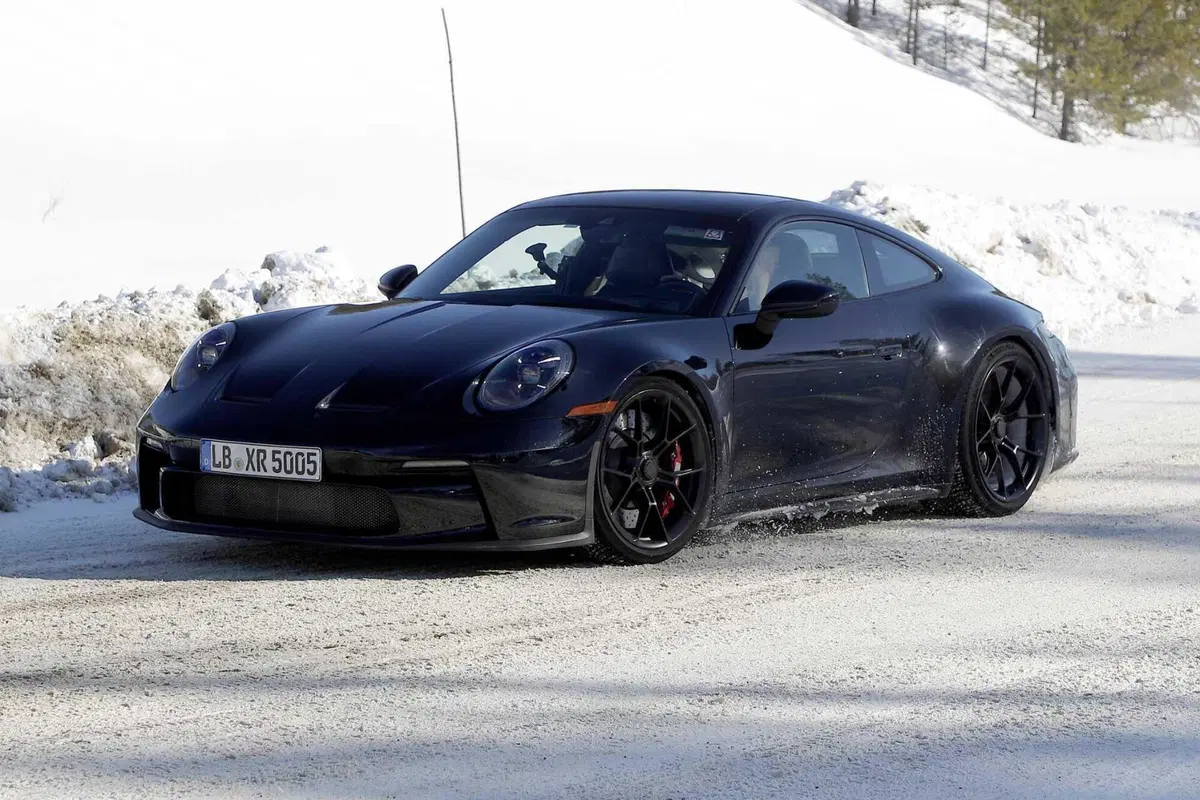 Porsche 911 GT3 e GT3 Touring, ecco il nuovo Facelift [Foto Spia] (21)