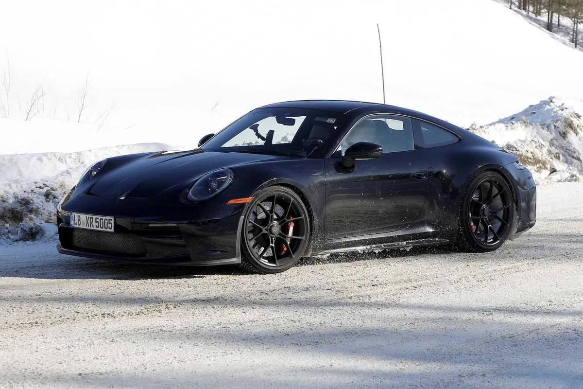 Porsche 911 GT3 e GT3 Touring, ecco il nuovo Facelift [Foto Spia] (22)