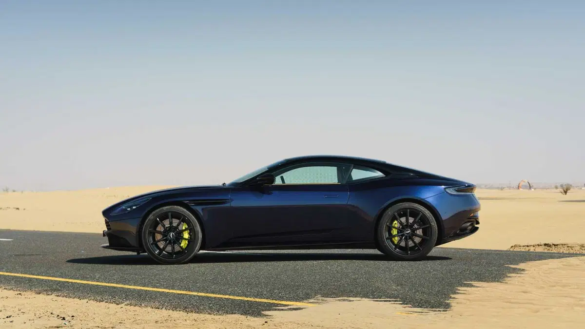 Aston Martin DB11 DB11 V12 AMR Coupé (6)