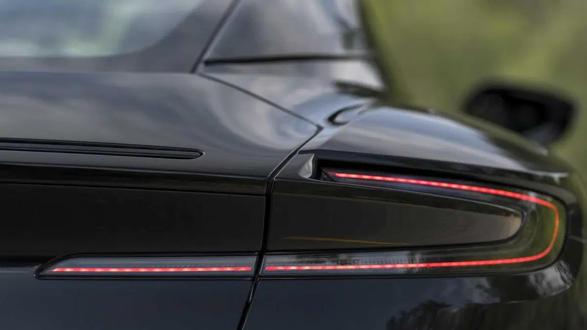 Aston Martin DB11 DB11 V8 Coupé (11)