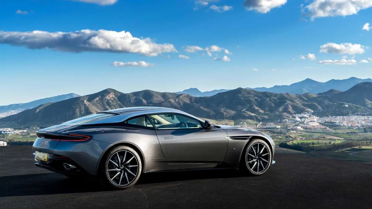 Aston Martin DB11 DB11 V12 Coupé (5)