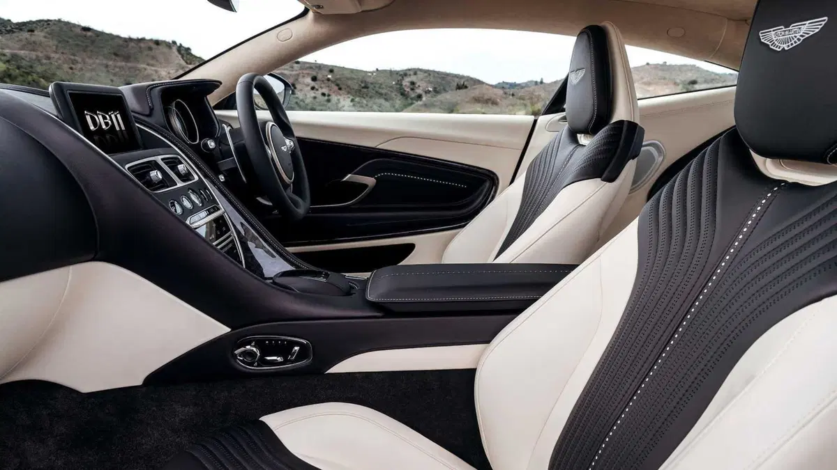 Aston Martin DB11 DB11 V12 Coupé (8)