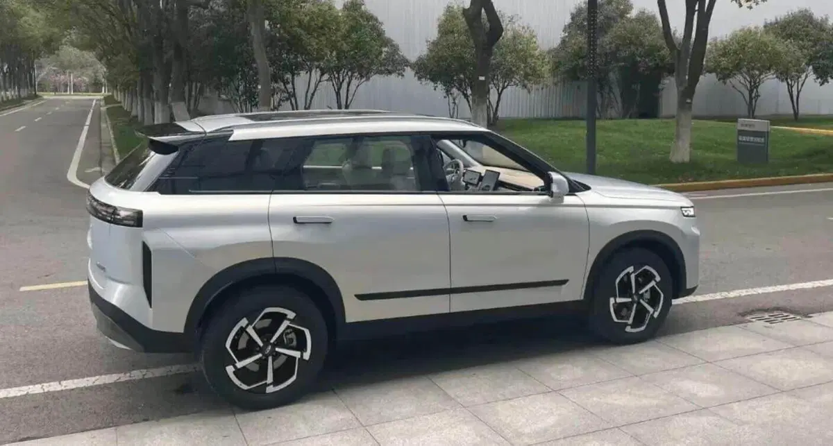Chery TJ-1: Suv a 13.500€ e 1.200 km di autonomia (4)