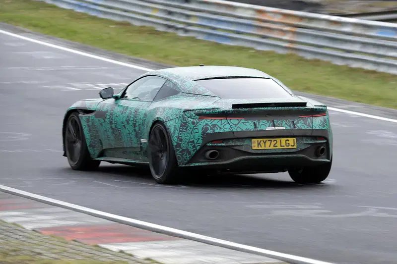Posteriore Aston Martin DB12