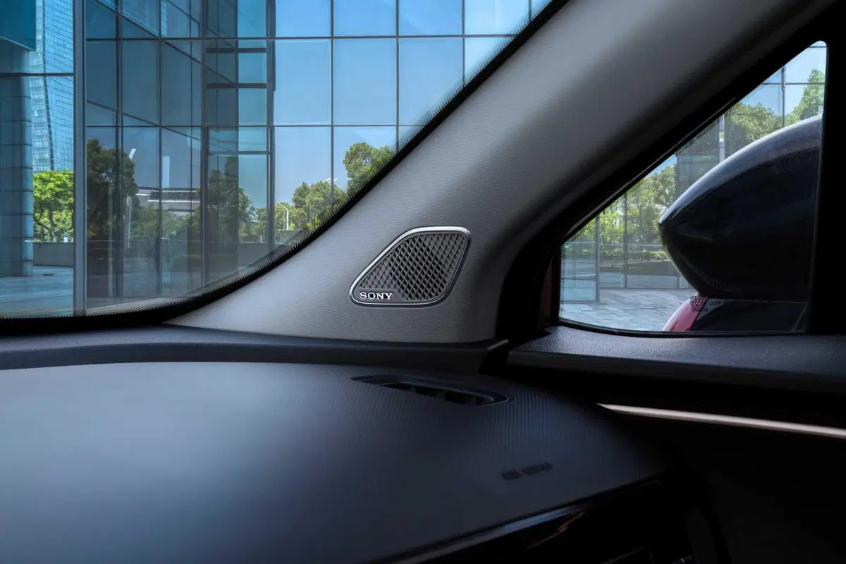 Chery Omoda 5 in vendita in Italia entro l'anno: suv termica ed elettrica (6)