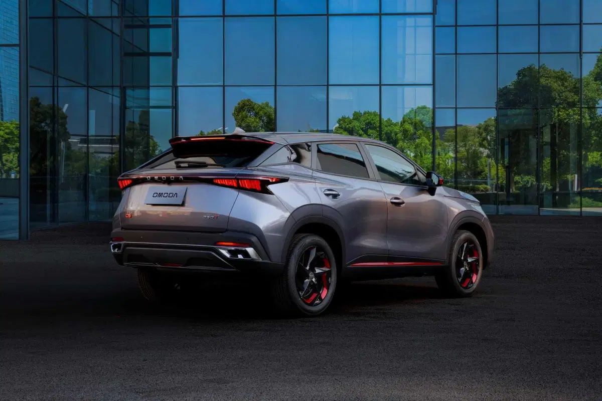 Chery Omoda 5 in vendita in Italia entro l'anno: suv termica ed elettrica (13)