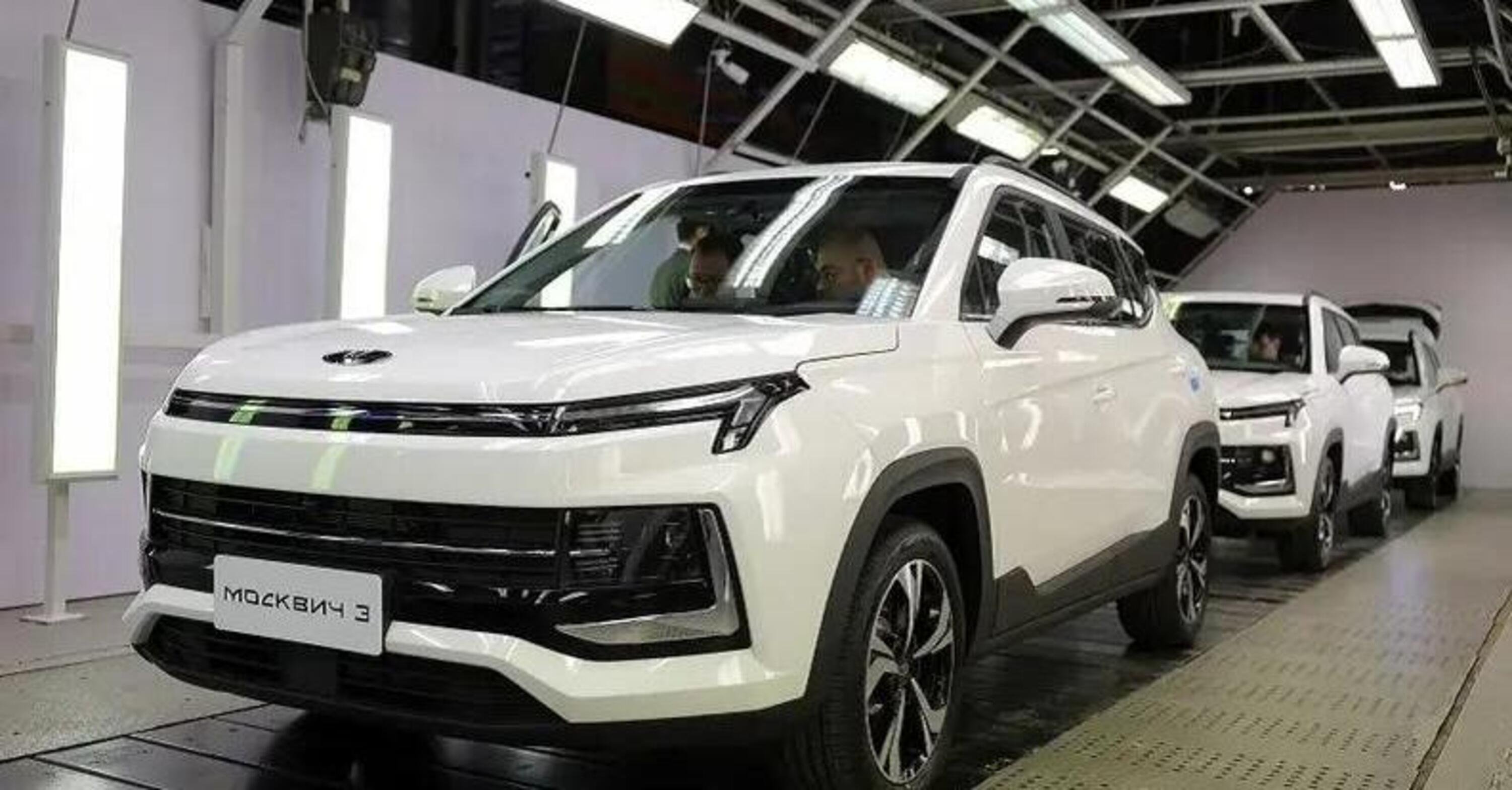 I russi, a malincuore, adesso comprano auto cinesi