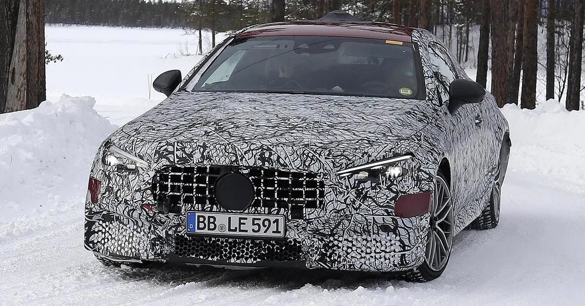 Mercedes AMG CLE 63: elettrificazione? No, grazie [Foto Spia]