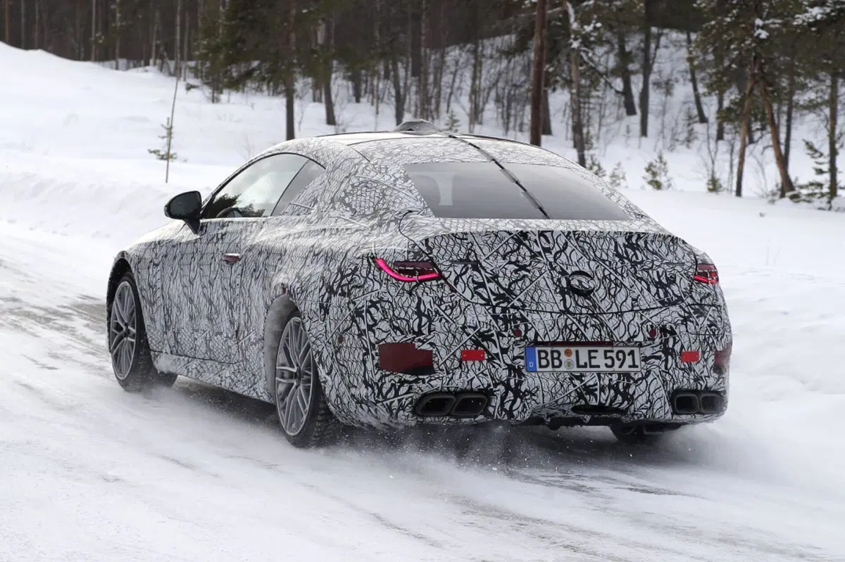 Mercedes AMG CLE 63: elettrificazione? No, grazie (3)