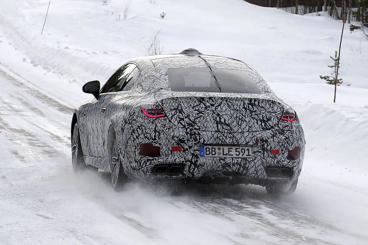 Mercedes AMG CLE 63: elettrificazione? No, grazie (4)