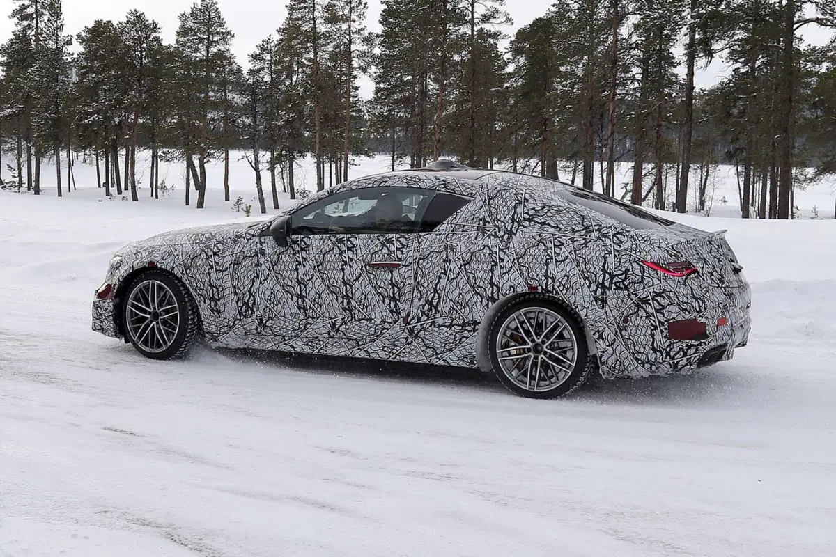 Mercedes AMG CLE 63: elettrificazione? No, grazie (5)