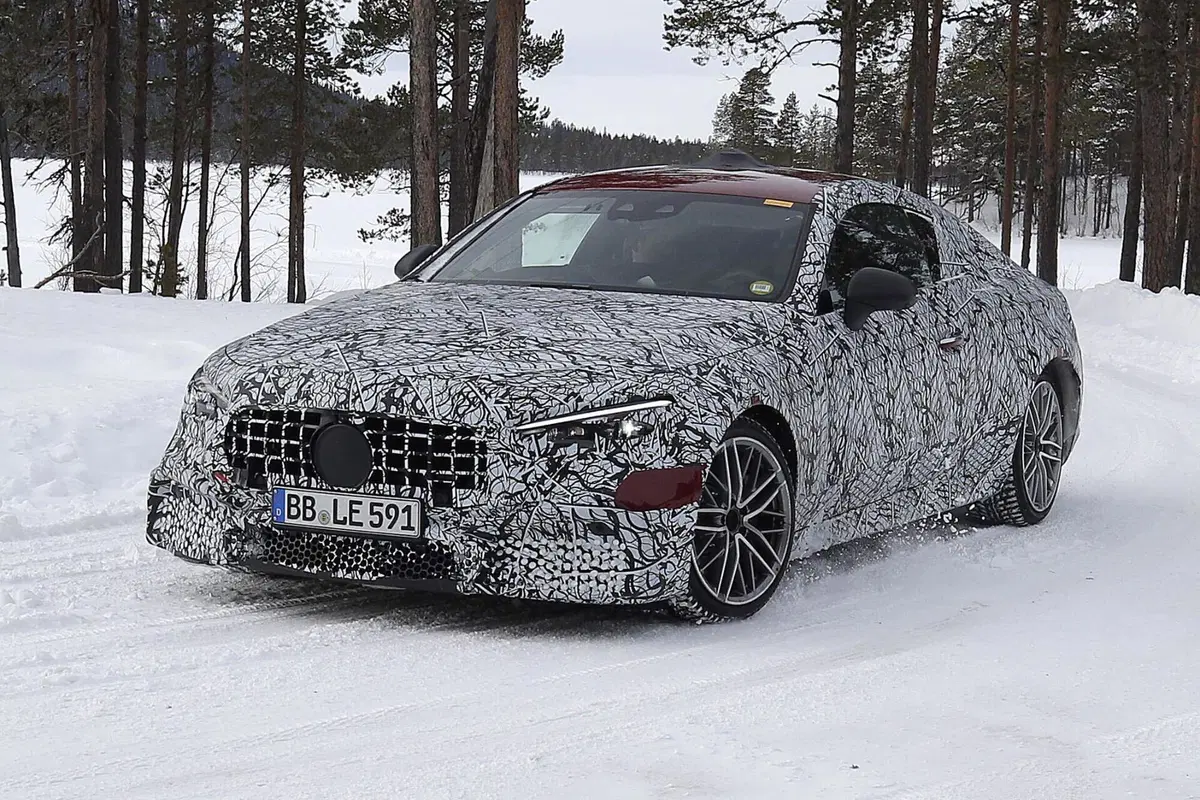 Mercedes AMG CLE 63: elettrificazione? No, grazie (8)