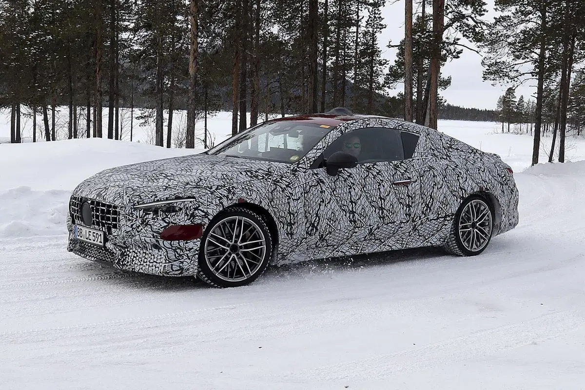 Mercedes AMG CLE 63: elettrificazione? No, grazie (9)