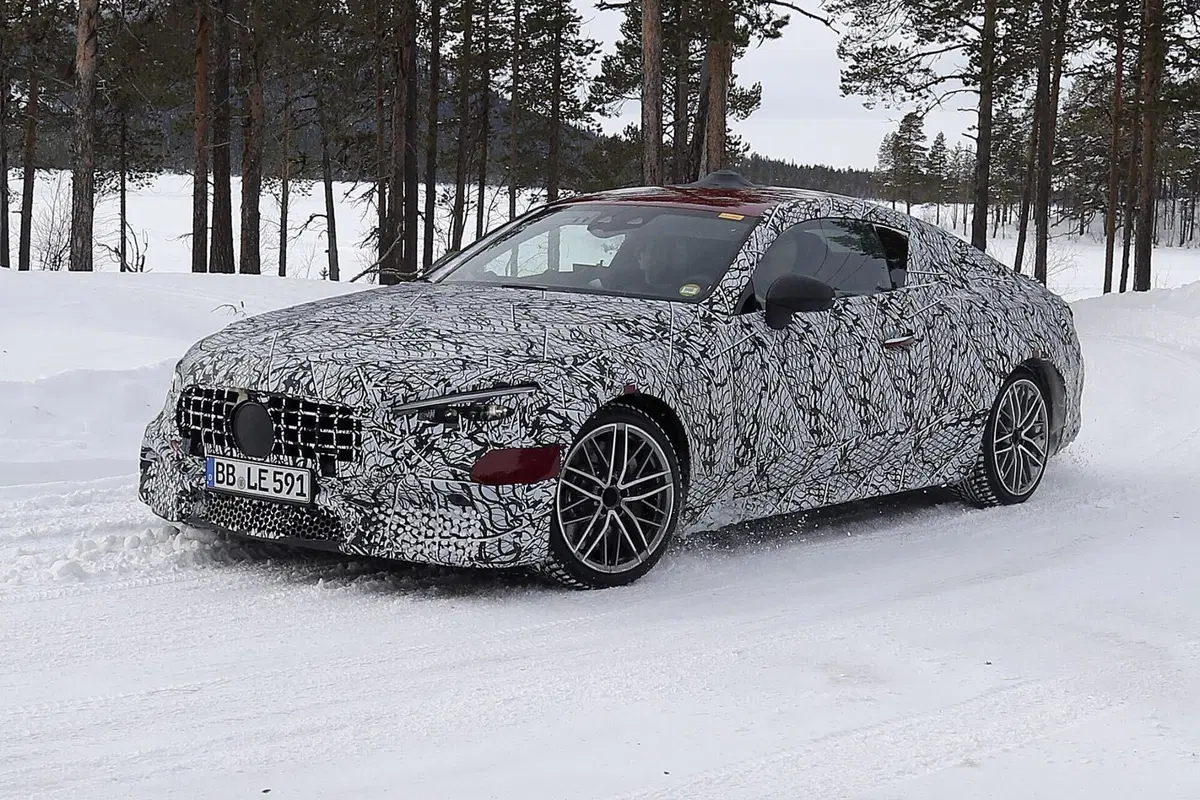 Mercedes AMG CLE 63: elettrificazione? No, grazie (10)