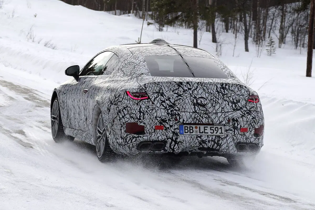 Mercedes AMG CLE 63: elettrificazione? No, grazie (15)
