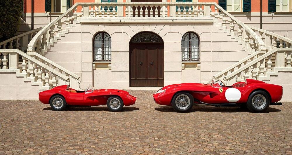 La replica in scala al 75% della Ferrari Testa Rossa del 1957
