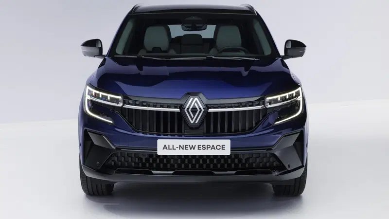 Nuova Renault Espace 2023: finisce l'epopea delle monovolume [VIDEO]