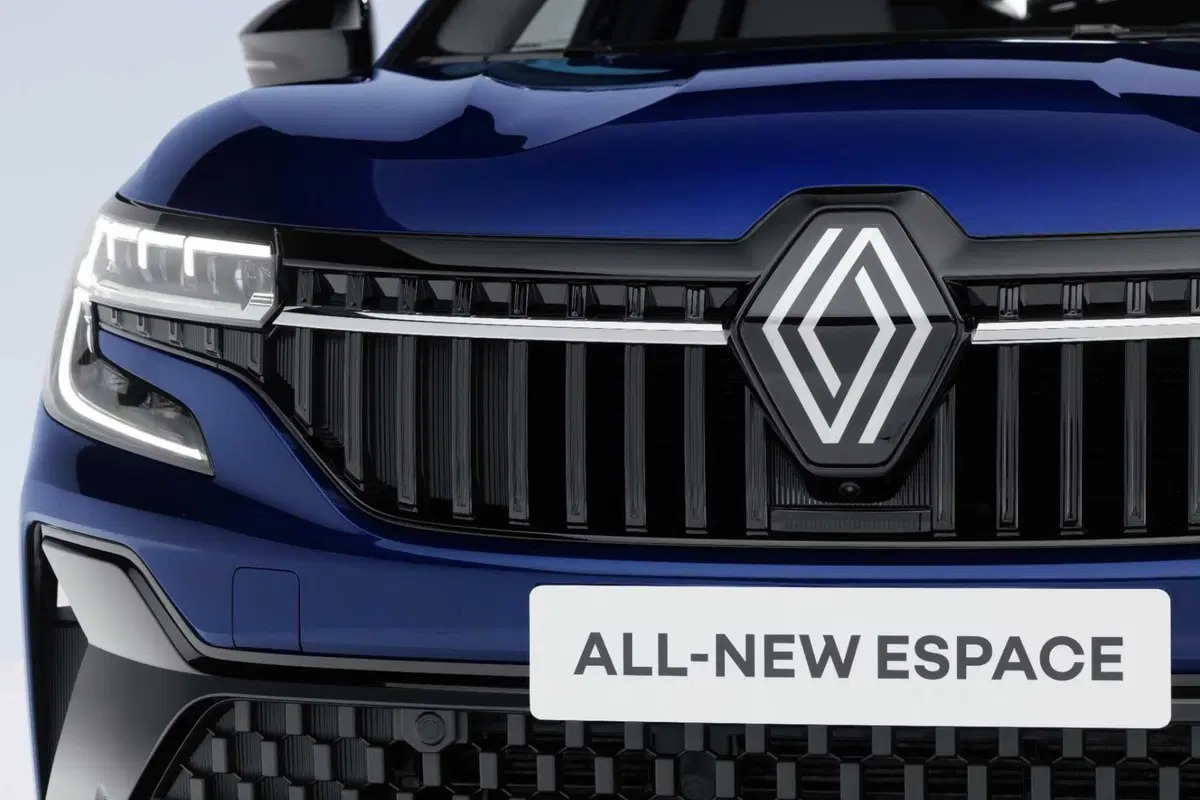Nuova Renault Espace 2023: finisce l'epopea delle monovolume (6)