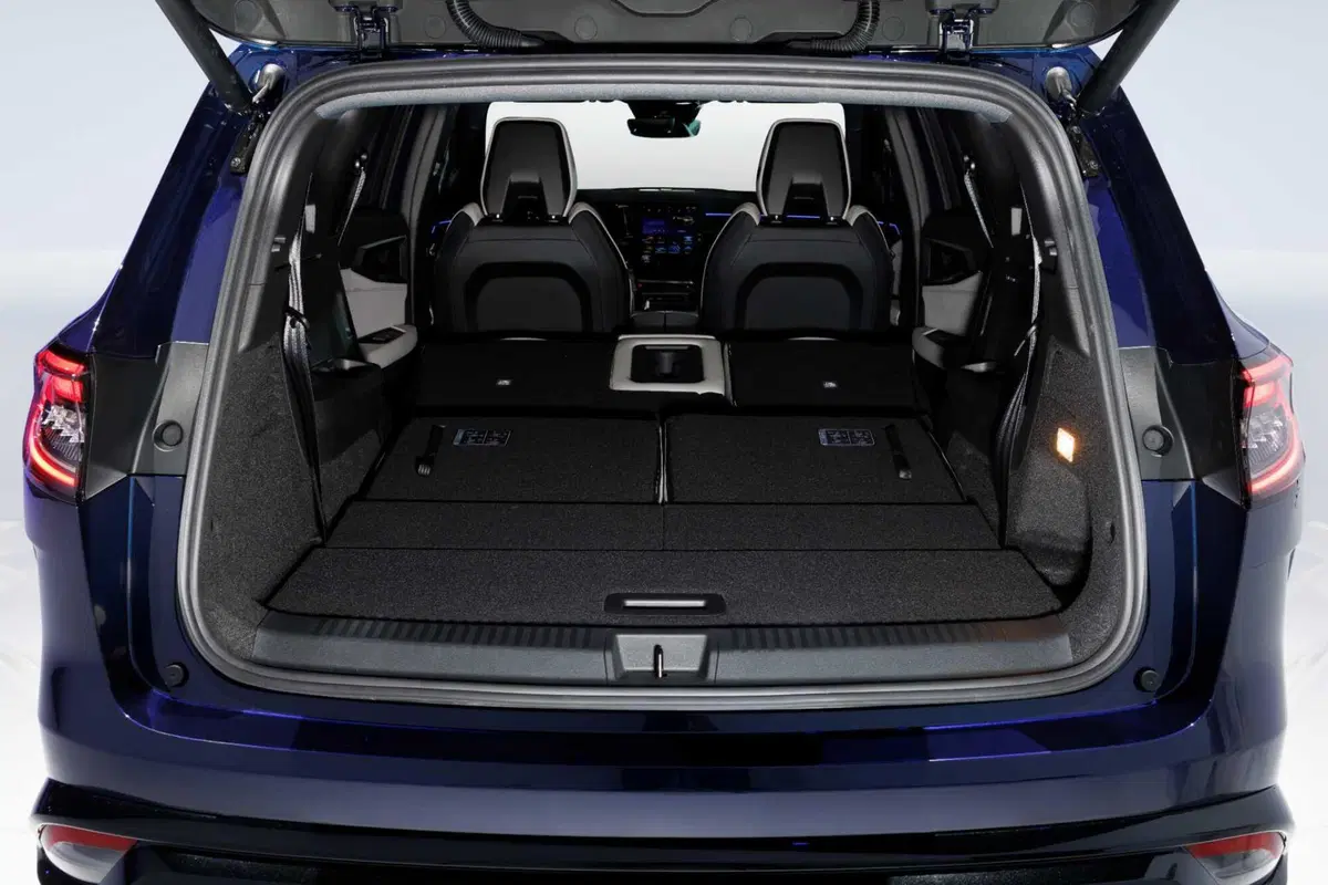 Nuova Renault Espace 2023: finisce l'epopea delle monovolume (11)