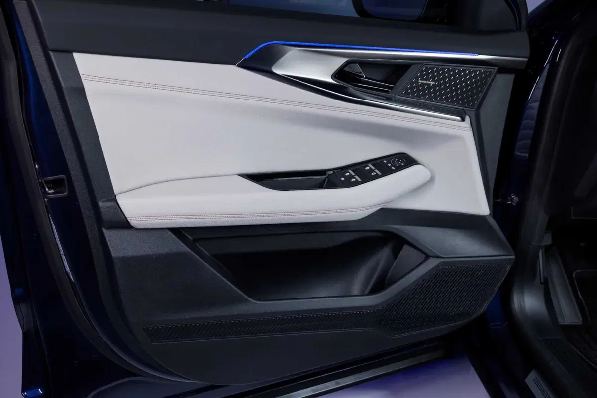 Nuova Renault Espace 2023: finisce l'epopea delle monovolume (24)