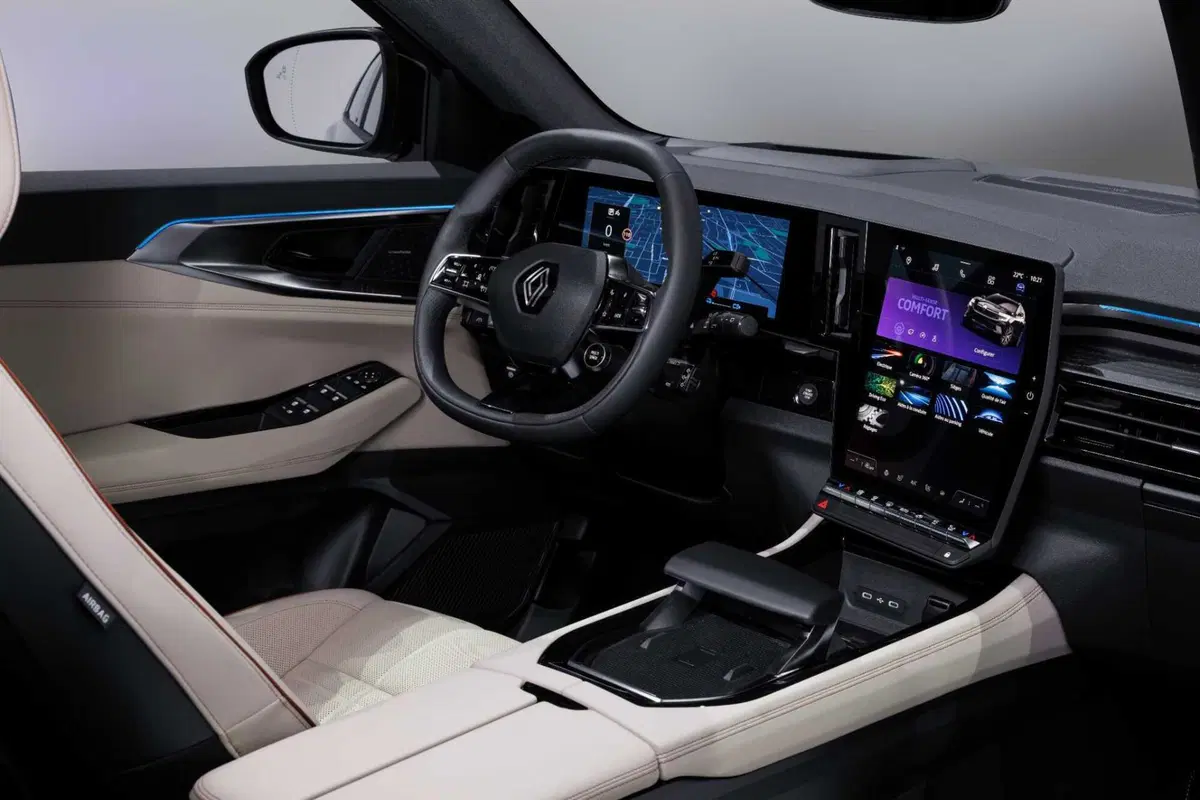 Nuova Renault Espace 2023: finisce l'epopea delle monovolume (25)
