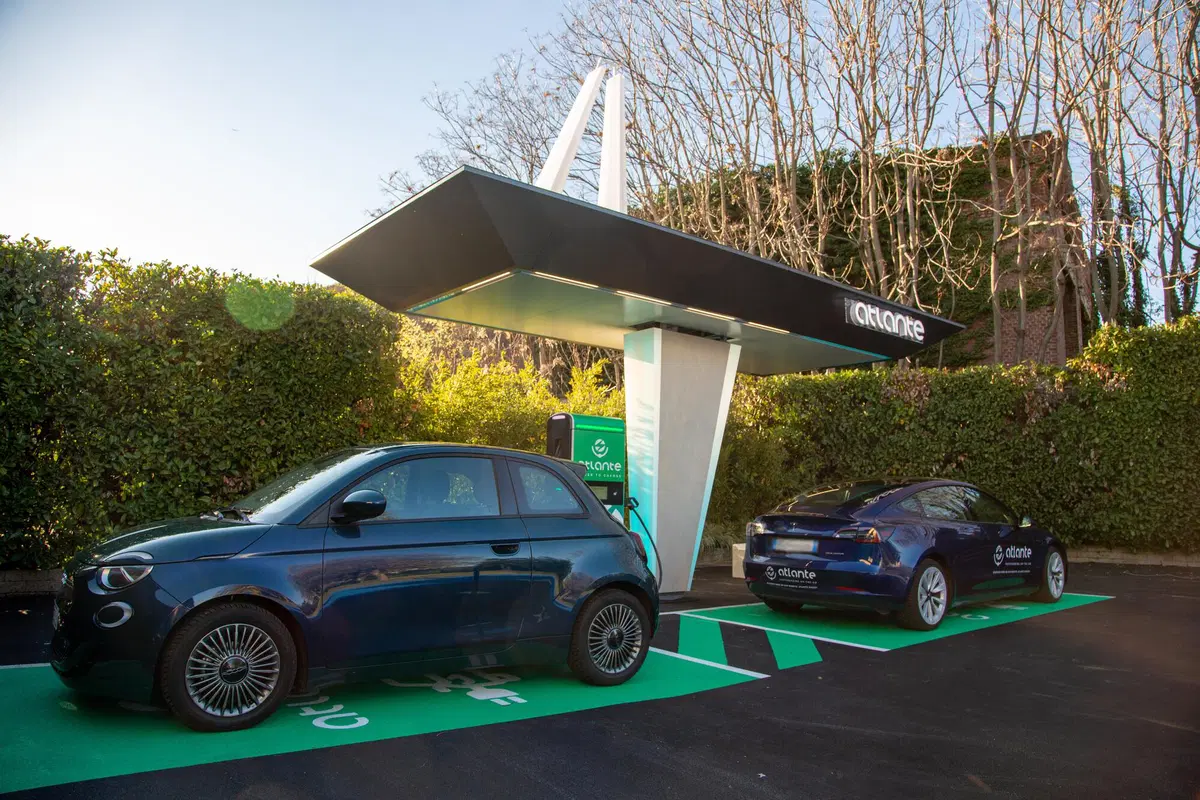 Bertone Design firma le aree di ricarica elettriche di Atlante 