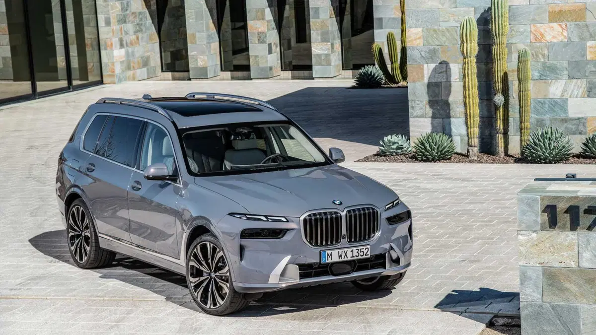 BMW X7 (2)