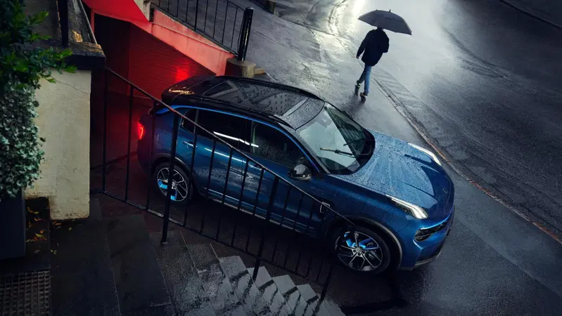 Lynk &amp; Co 01 l'auto in abbonamento, come Netflix