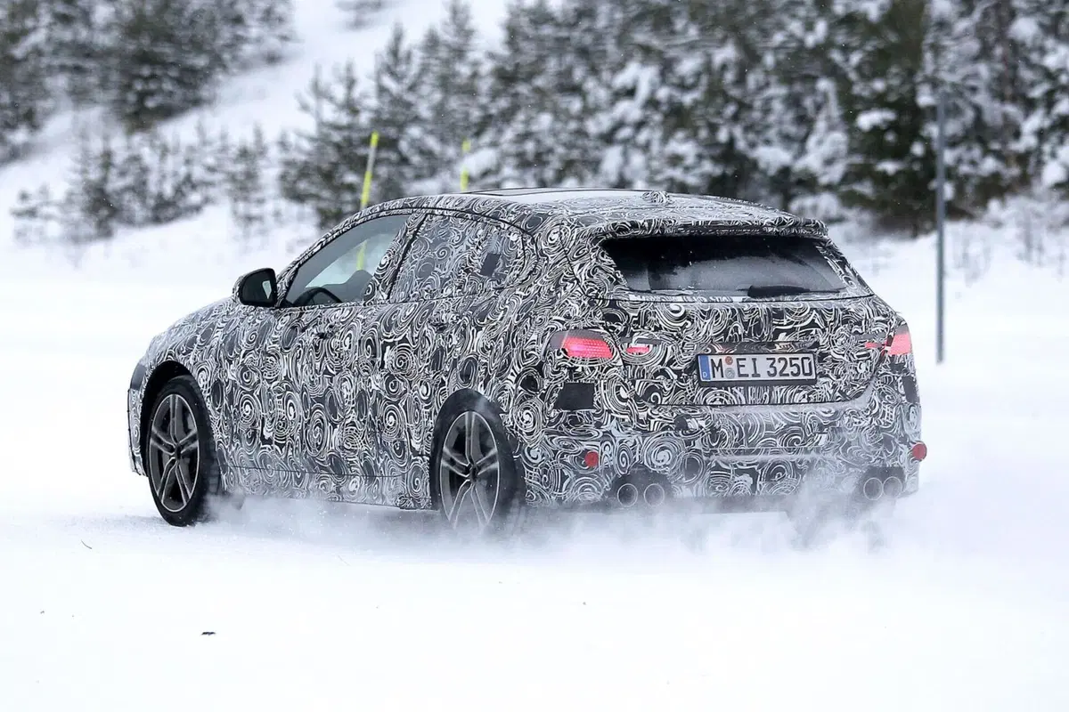 BMW Serie 1, ecco le foto spia del nuovo Facelift  (7)