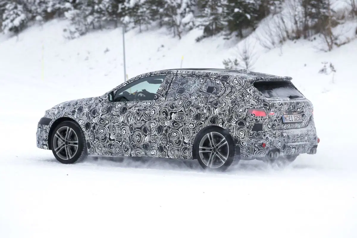 BMW Serie 1, ecco le foto spia del nuovo Facelift  (8)