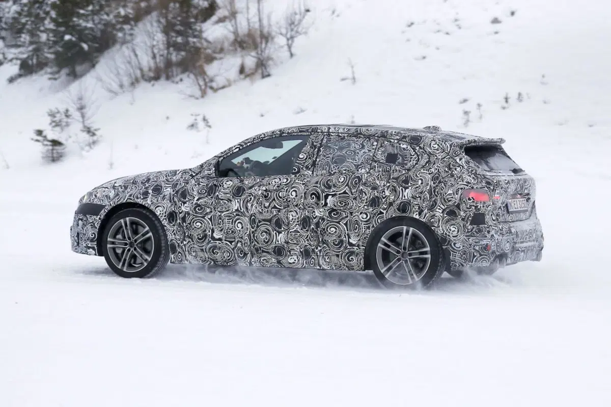 BMW Serie 1, ecco le foto spia del nuovo Facelift  (9)