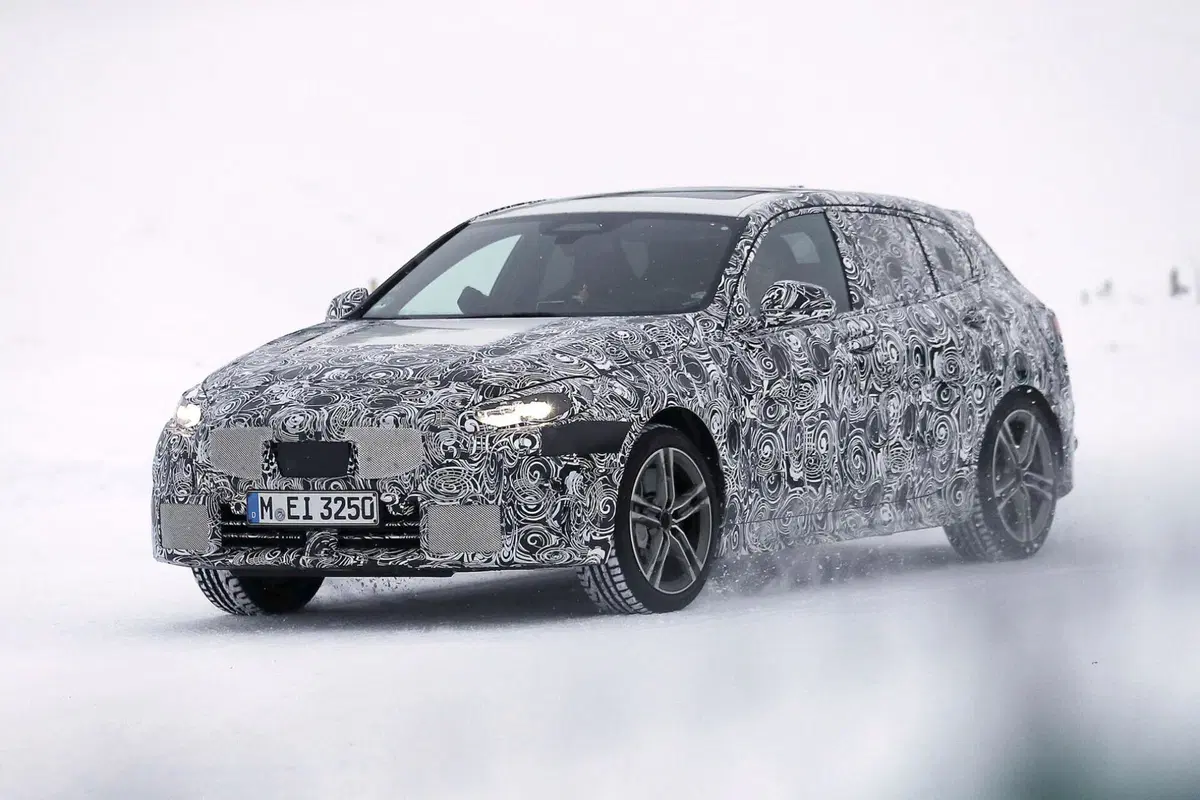 BMW Serie 1, ecco le foto spia del nuovo Facelift  (10)
