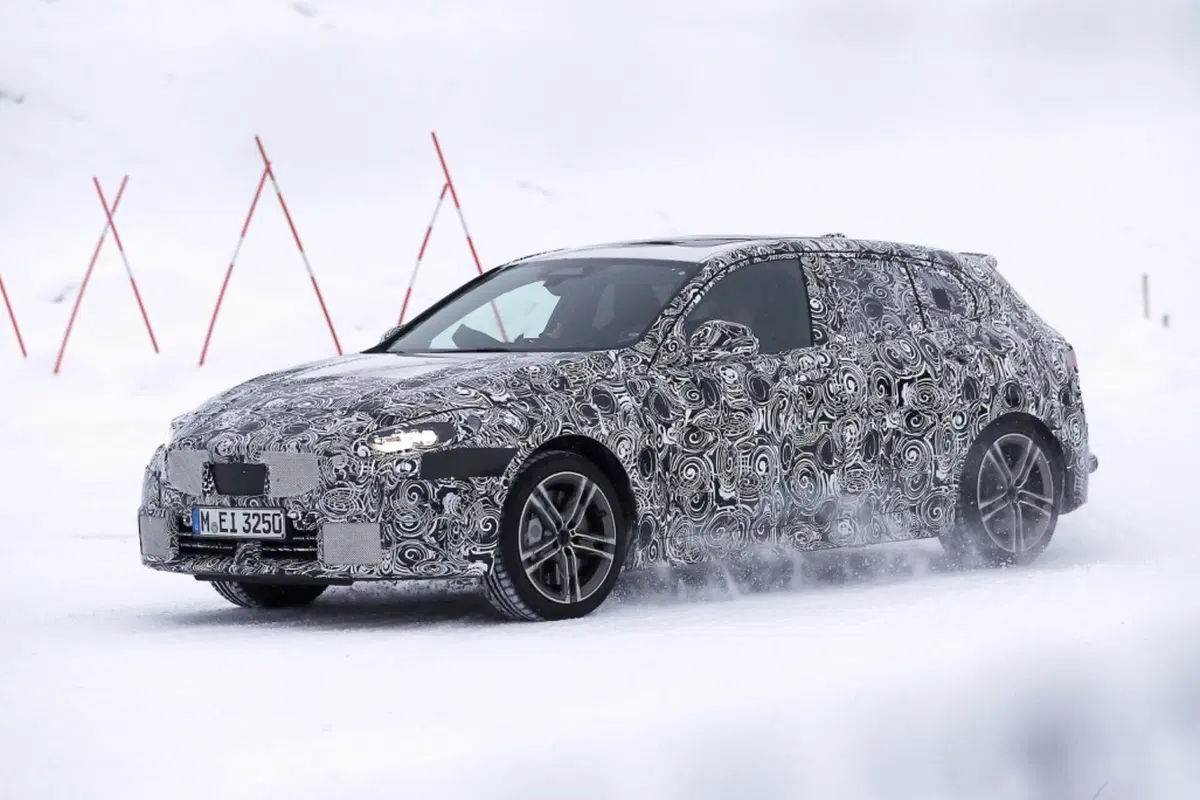 BMW Serie 1, ecco le foto spia del nuovo Facelift  (11)